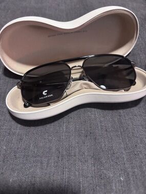 Polarized Aviator Sunglasses in Black/Brown